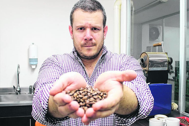 Gustavo Valderrama catador de café