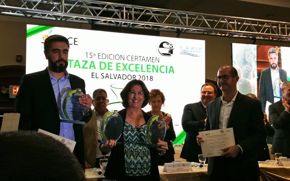El salvador taza de excelencia